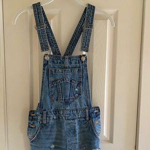 Overall shorts